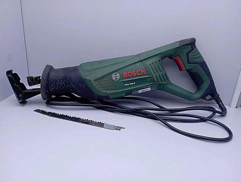 Пила сабельна электроножовка Bosch PSA 700E потужність 1300Вт шабельна