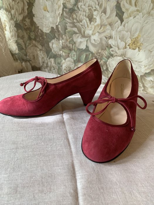 Туфлі замшеві, Hobbs