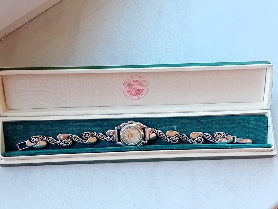 Часы Чайка в серебряном корпусе 925 с серебряным браслетом