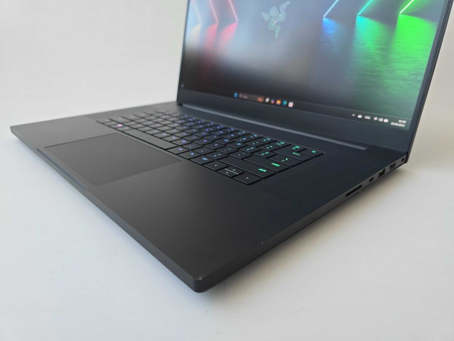 Razer Blade 18 (2023) I9 13950HX/RTX 4070/RAM 32GB/SSD 1TB/QHD+240Hz