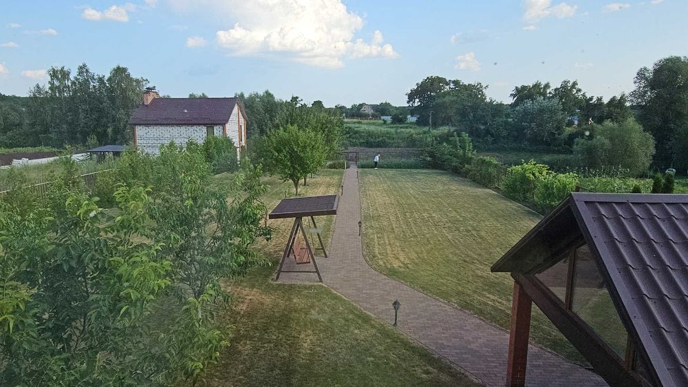 Новий сучасний, котедж в селі  – з усім заходь та живи. Є відеоогляд