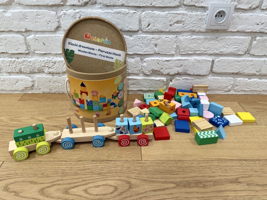 Drewniane klocki + ciuchcia