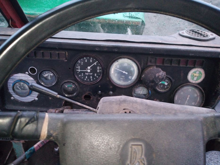 Трактор т 150 с плугом