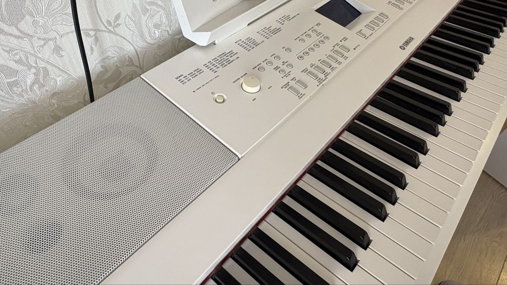 Yamaha DGX-660 — цифрове фортепіано (біле)
