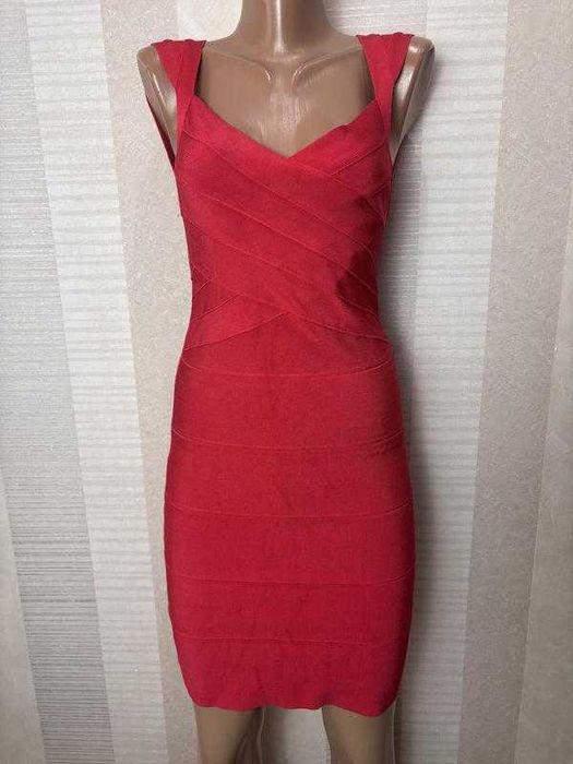 Червона бандажна сукня Herve Leger