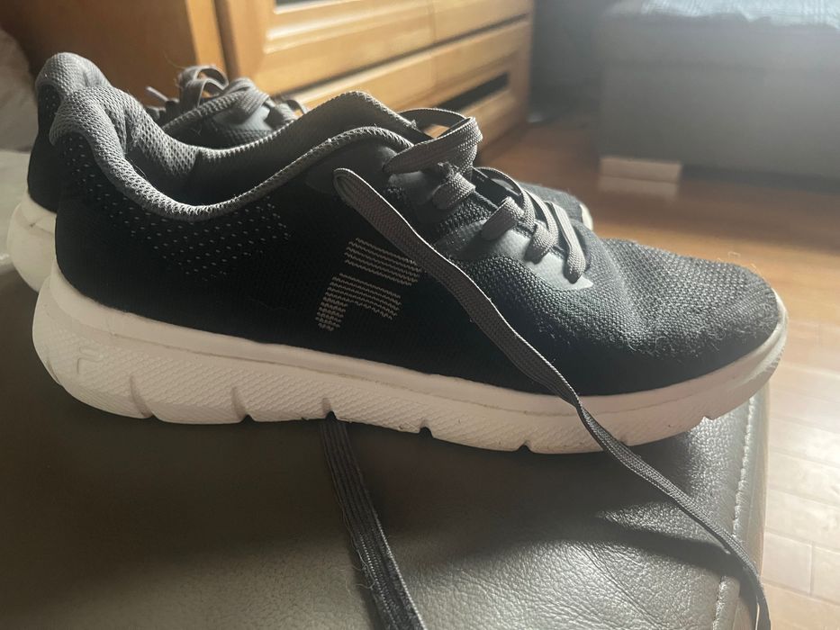 Buty sportowe Fila 41 cm stan bardzo dobry