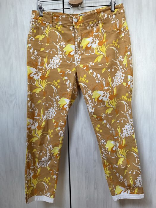 Spodnie letnie damskie w kwiaty