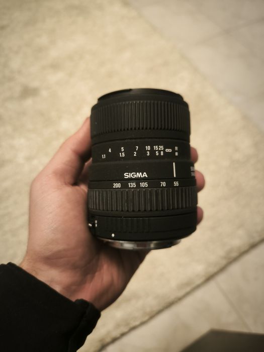 Lente sigma EF 55-200
