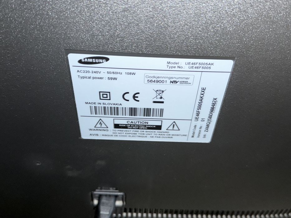 Samsung  : UE46F5005AK  .  106 см