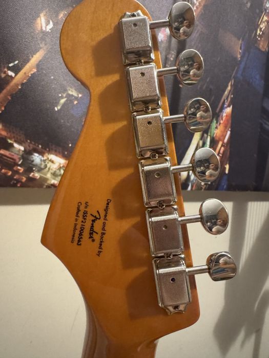 Squier CV Classic Vibe 60s Strat 3-SB - com muitos Upgrades Fender