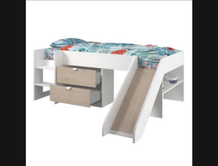 Cama com escorrega