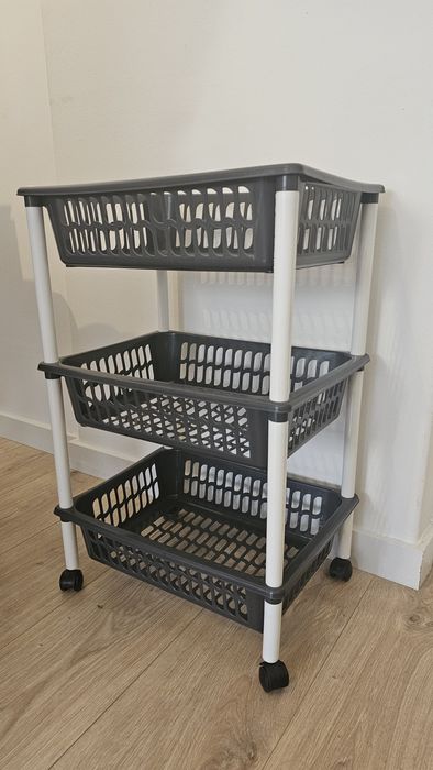 Carrinho em plastico optimo para despensa