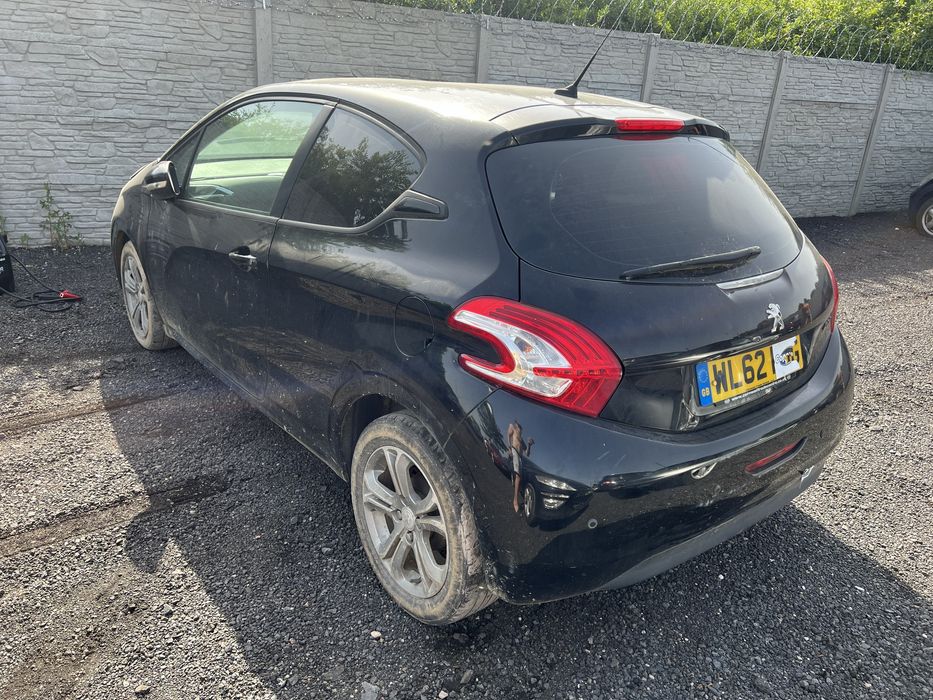Peugeot 208 silnik 8HR 1.4 HDI 2012r,Anglik z kluczykami..