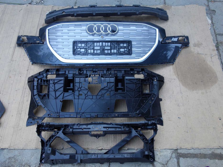 Audi Q4 E-Tron 89A Передня панель телевізор: 300 $ - Передняя