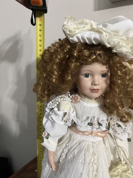 Lalka porcelanowa
