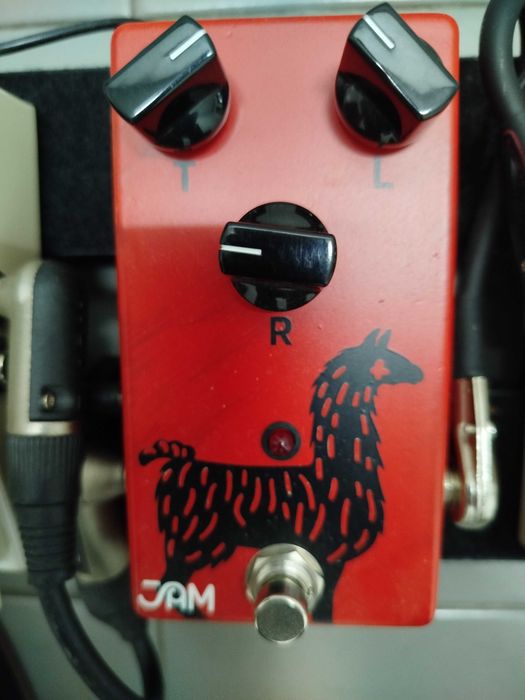 Baixo danelectro, amp fender, Pedais Teisco, Darkglass, Jam Pedals e EHX.