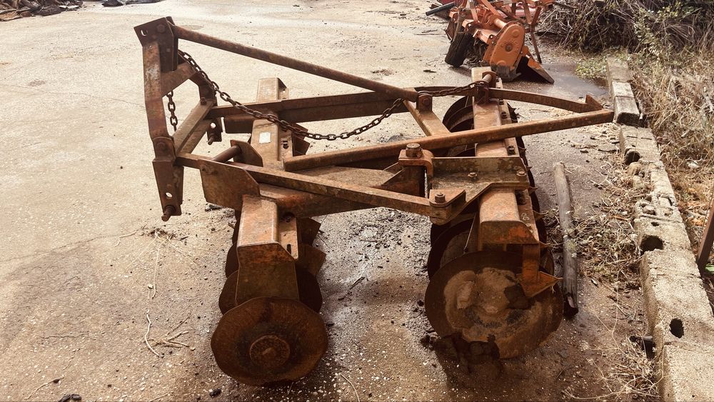 Trator e alfaias