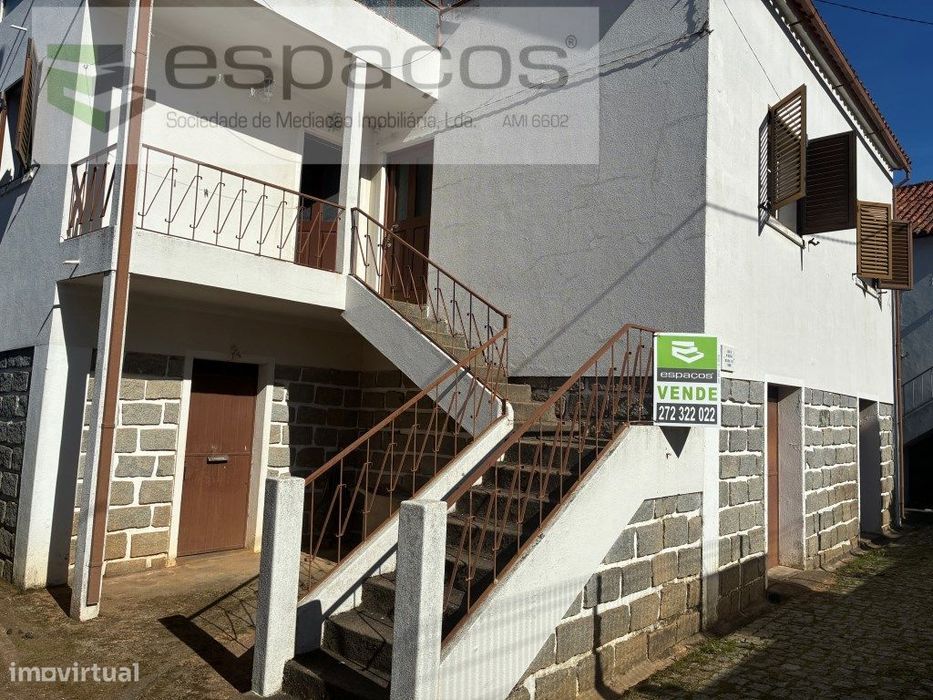 Moradia em Lavacolhos