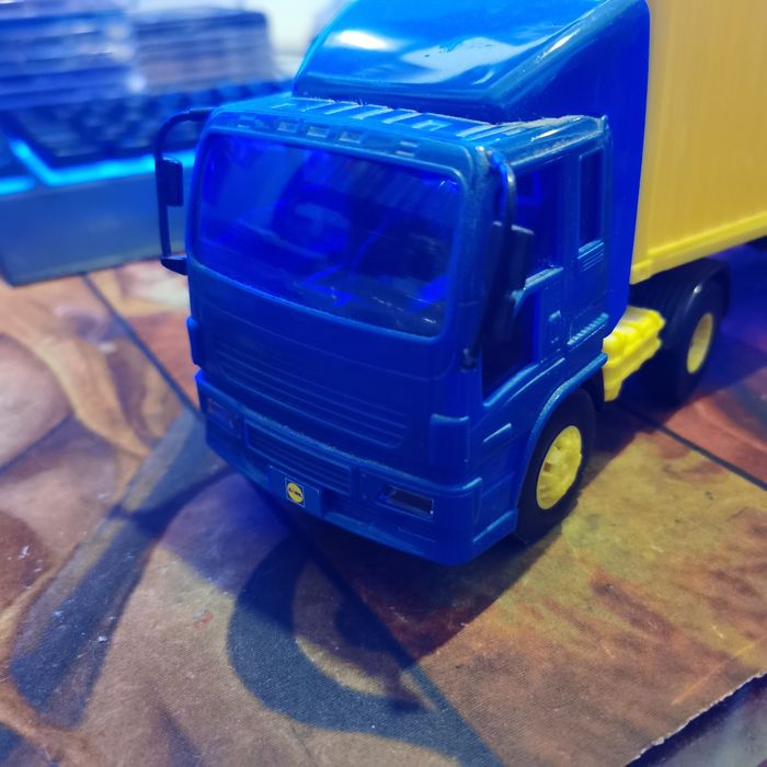 Camião Lidl e miniaturas