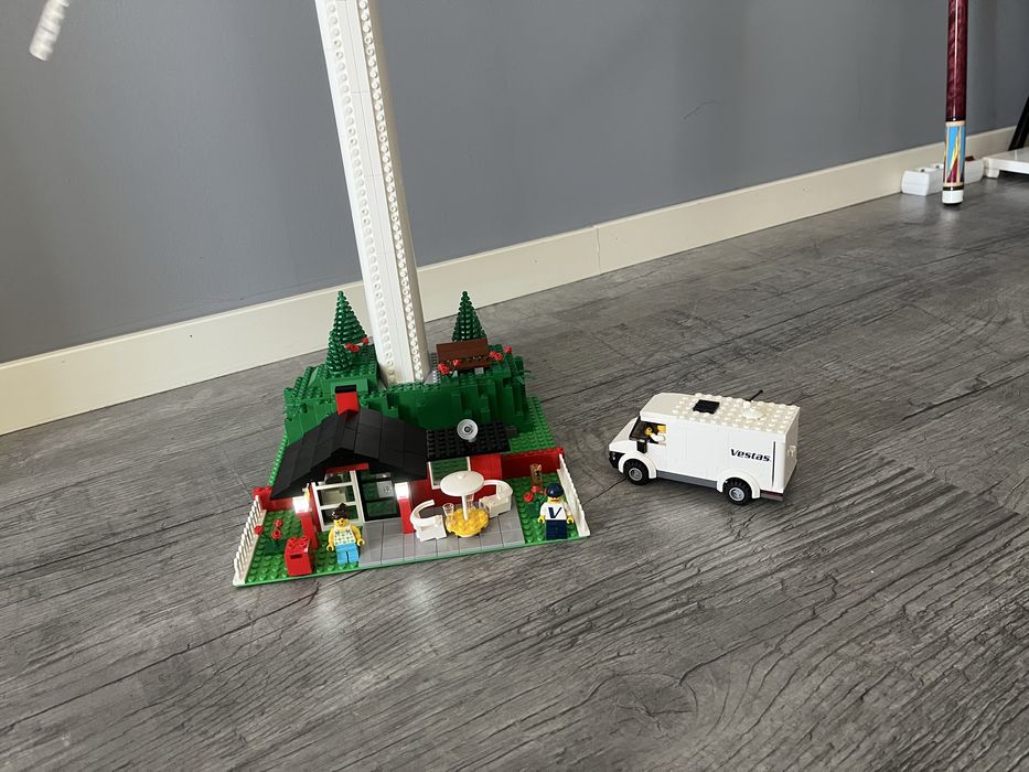 Lego creator 10261 Vestas Wind Turbine