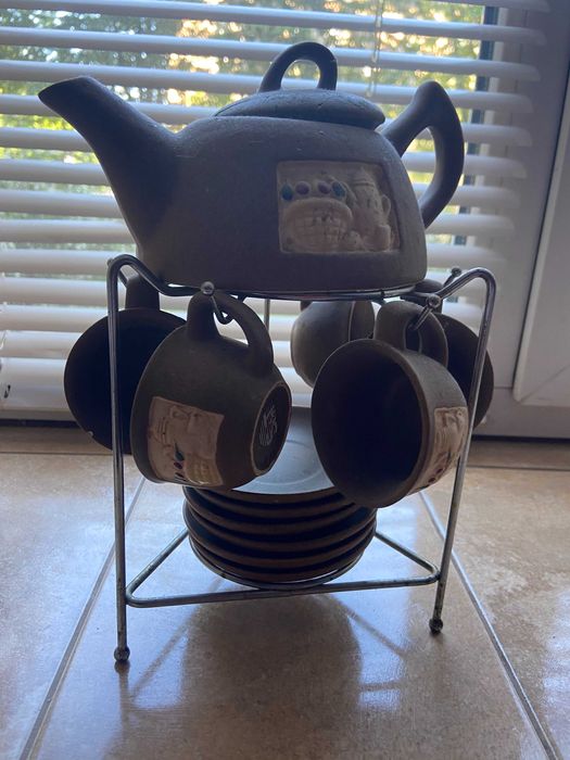 Кофейний сервіз на підставці