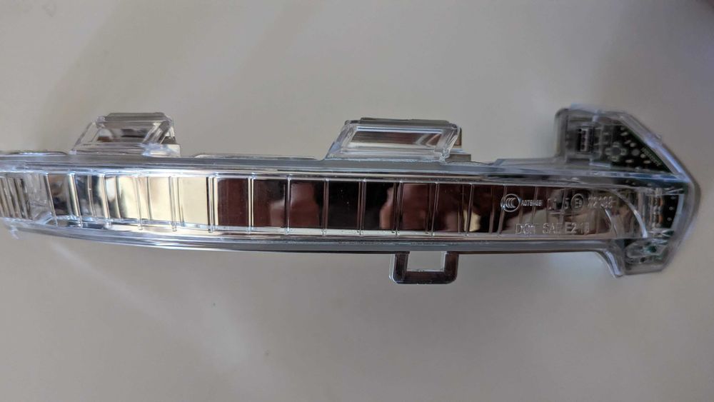 3G0.949.102.A VW Passat ID.3 etc Pisca retrovisor direito