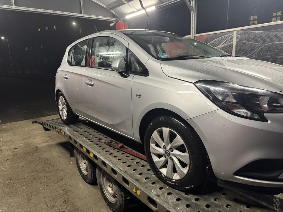 Opel Corsa E drzwi prawe przód Z176