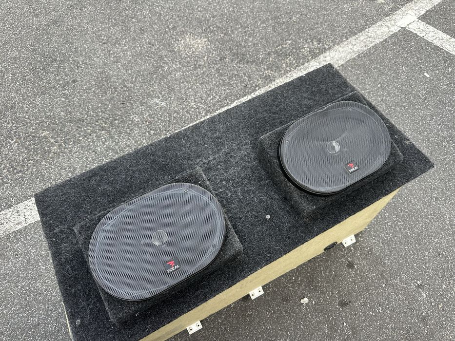 Subwoofer, amplificador e medios Focal