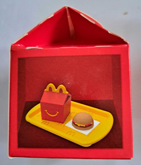 Coleção Happy Meal  McDonald´s 2.50€ cada.
