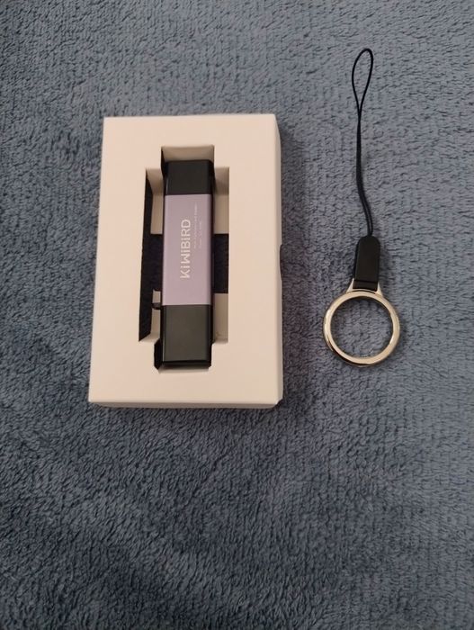 Czytnik kart pamięci Kiwibird