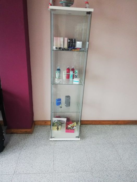 Mobiliario de estabelecimento comercial