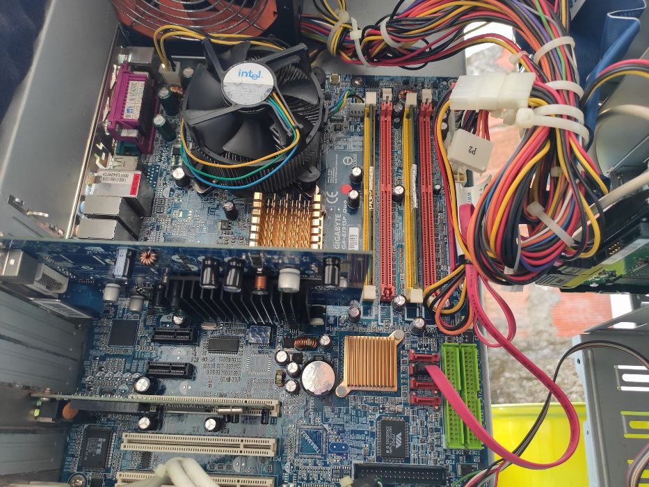 PC Nexus Chip7 - Pentium 4 3.4 GHZ, 4GB RAM e Nvidia Geforce 6200TC