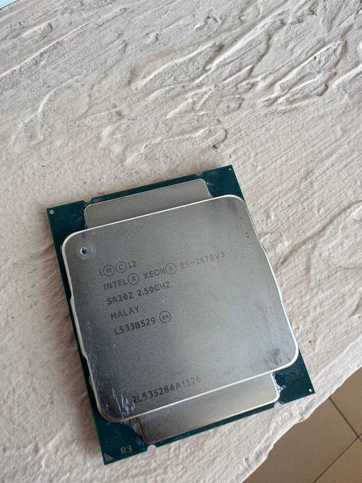 Intel Xeon E5-2678 v3 SR20Z