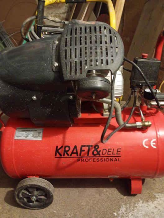 Sprzedam kompresor dwutłokowy 50l.