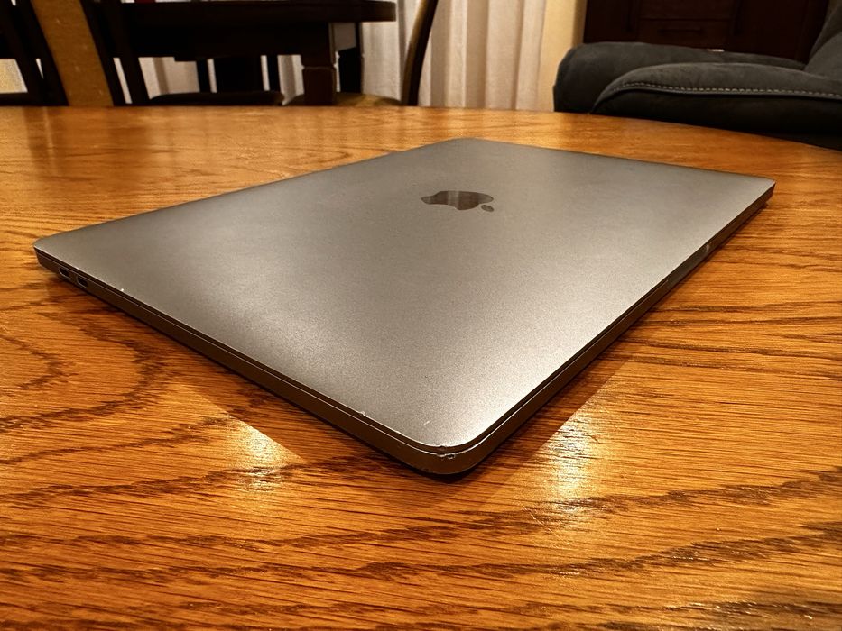 Macbook Pro 13 250 gb i7 3.3 GHz