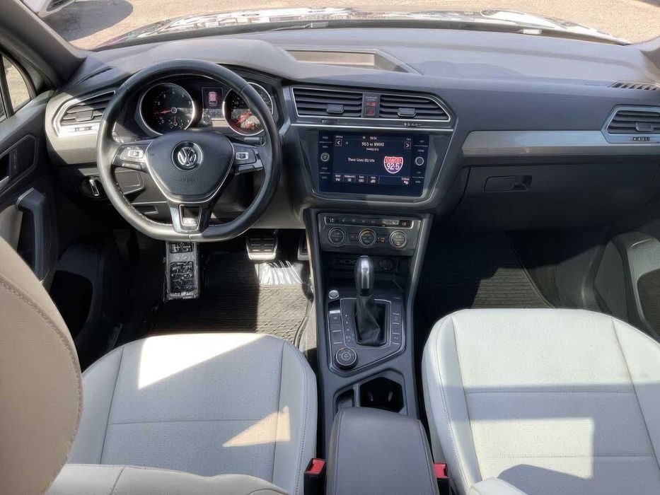 Volkswagen Tiguan      2019