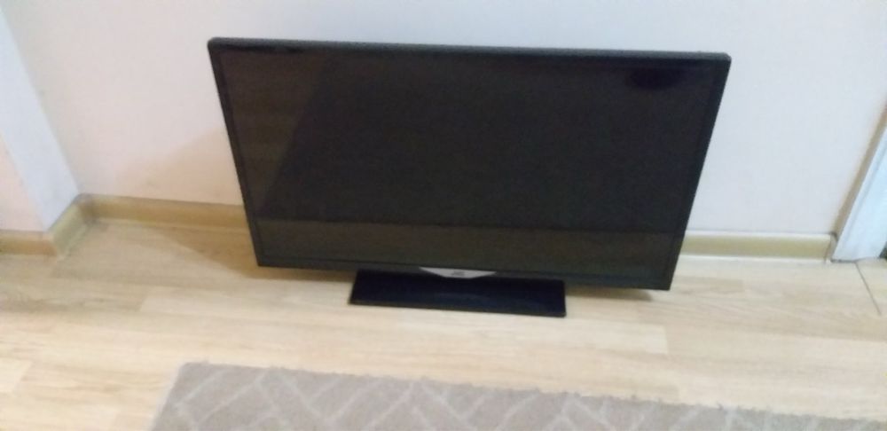 Телевізор JVC 32 led з інтернетом і T2 тюнером