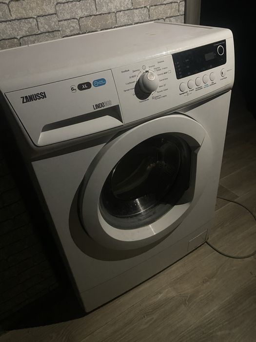 Продам пральну машину ZANUSSI 4500 грн