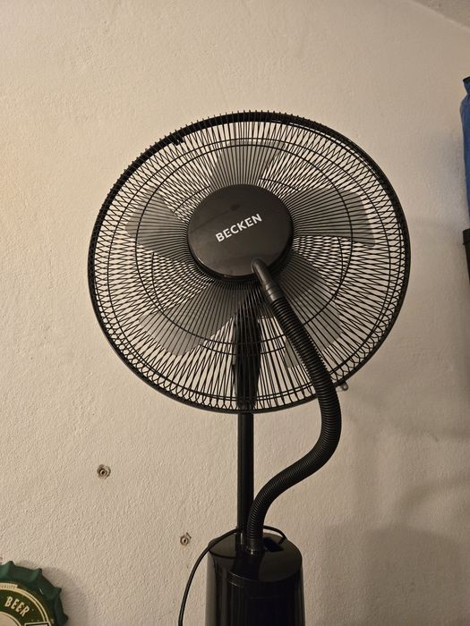 Ventoinha com jacto de água