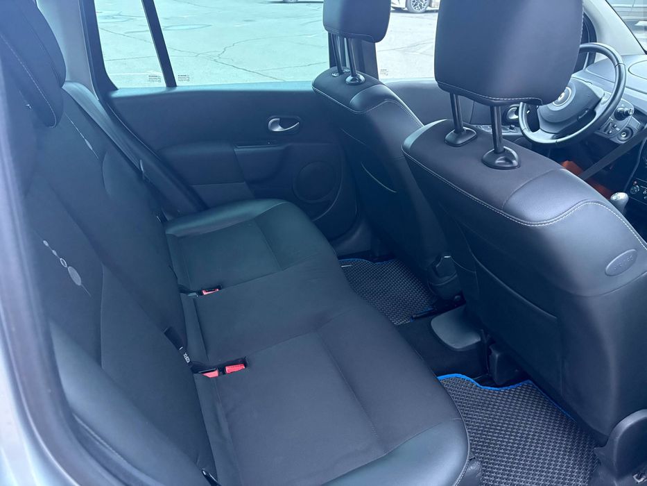 Renaylt Grand Modus 2011 год Идеальный