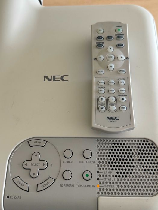 VideoProjector NEC HT1100