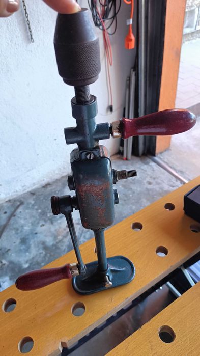 Berbequim manual antigo