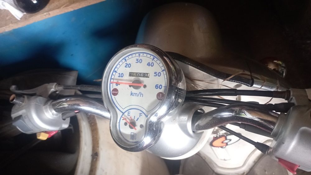 Продам скутер Yamaha vino 50 cc