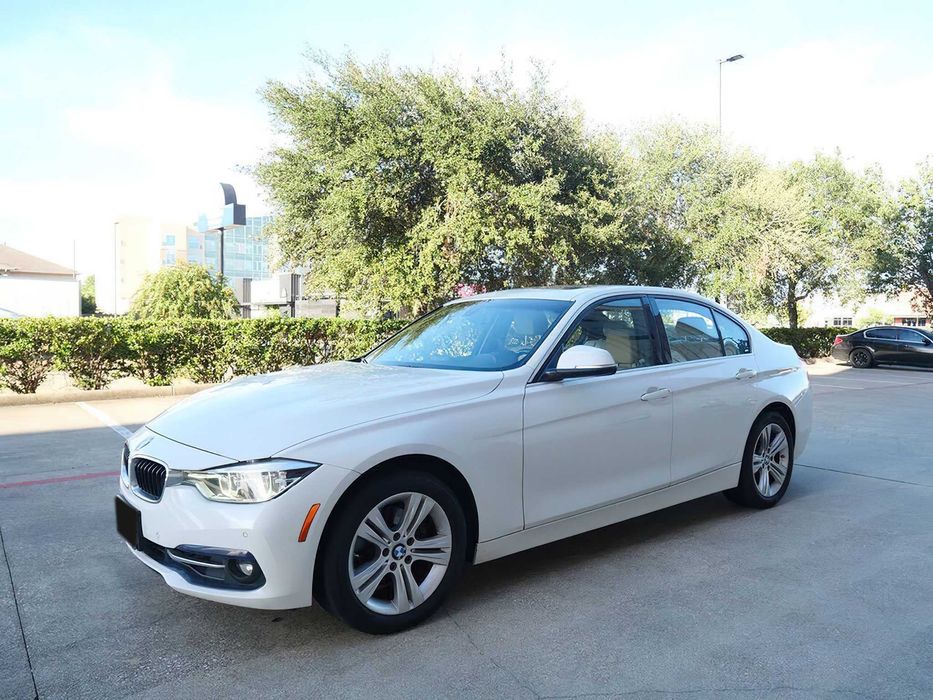 BMW 330i      2017
