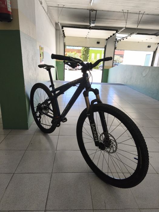 Bicicleta aro 27,5 está ótima freio ts a disco
