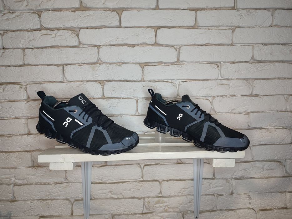 Cloud 5 Waterproof All Black кросівки чоловічі оригінальні Англія 29.5