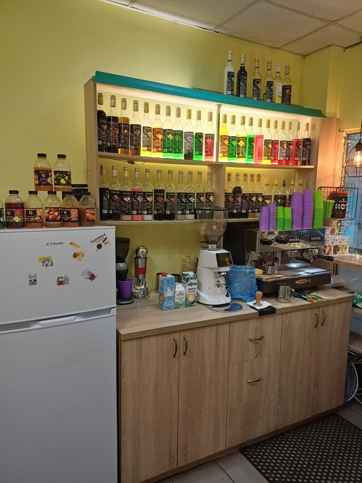 Кофейня, готовый бизнес со своим помещением.