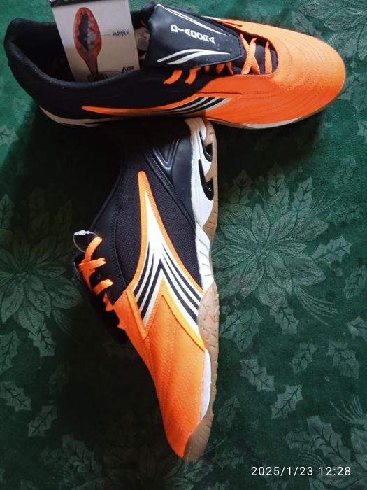 Футзалки нові  Diadora