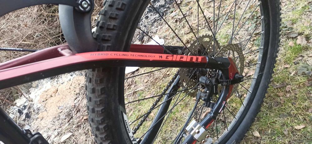 Rower elektryczny Giant Dirt Hybryd