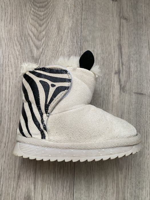 Дитячі черевики для дівчинки, б/в